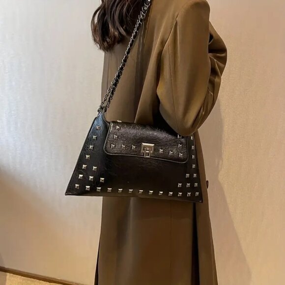 Chic Rivets Chain Vintage Studded Bag - Picture 3 of 4